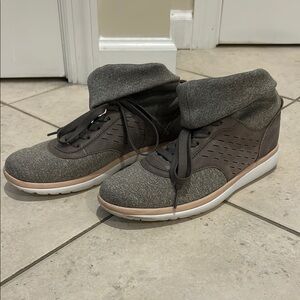 Ugg Gray High-Top women’s Shoes